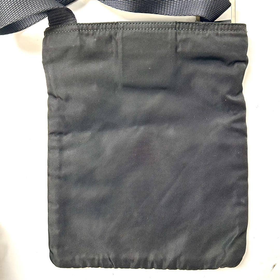 Prada Nylon Schultertasche 2