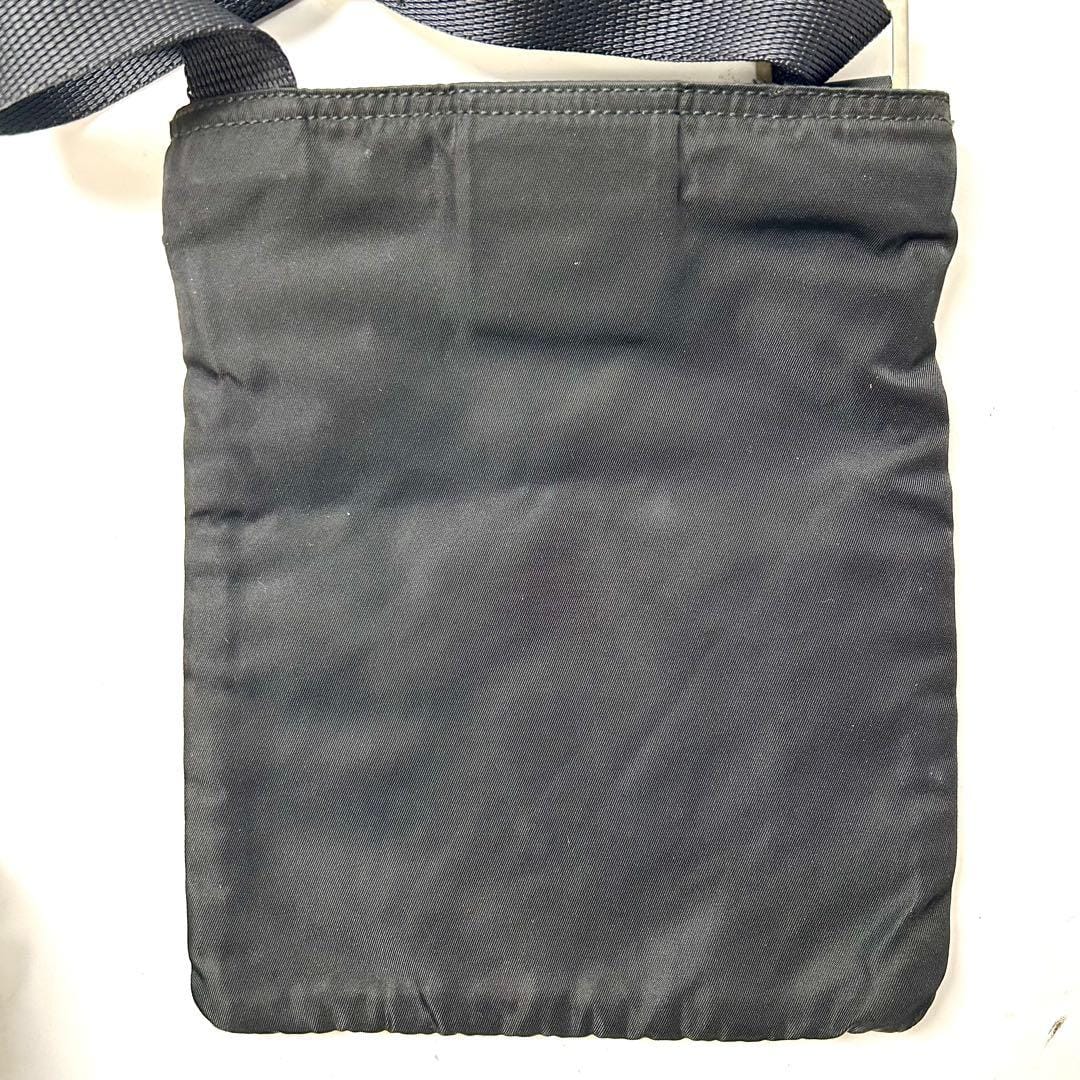 Prada Nylon Schultertasche 2