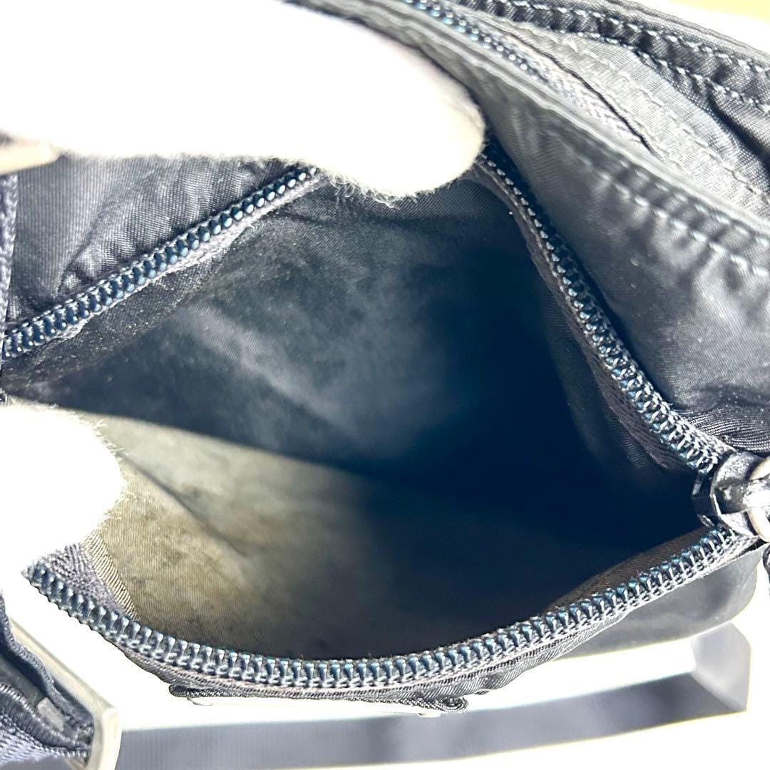 Prada Nylon Schultertasche 6