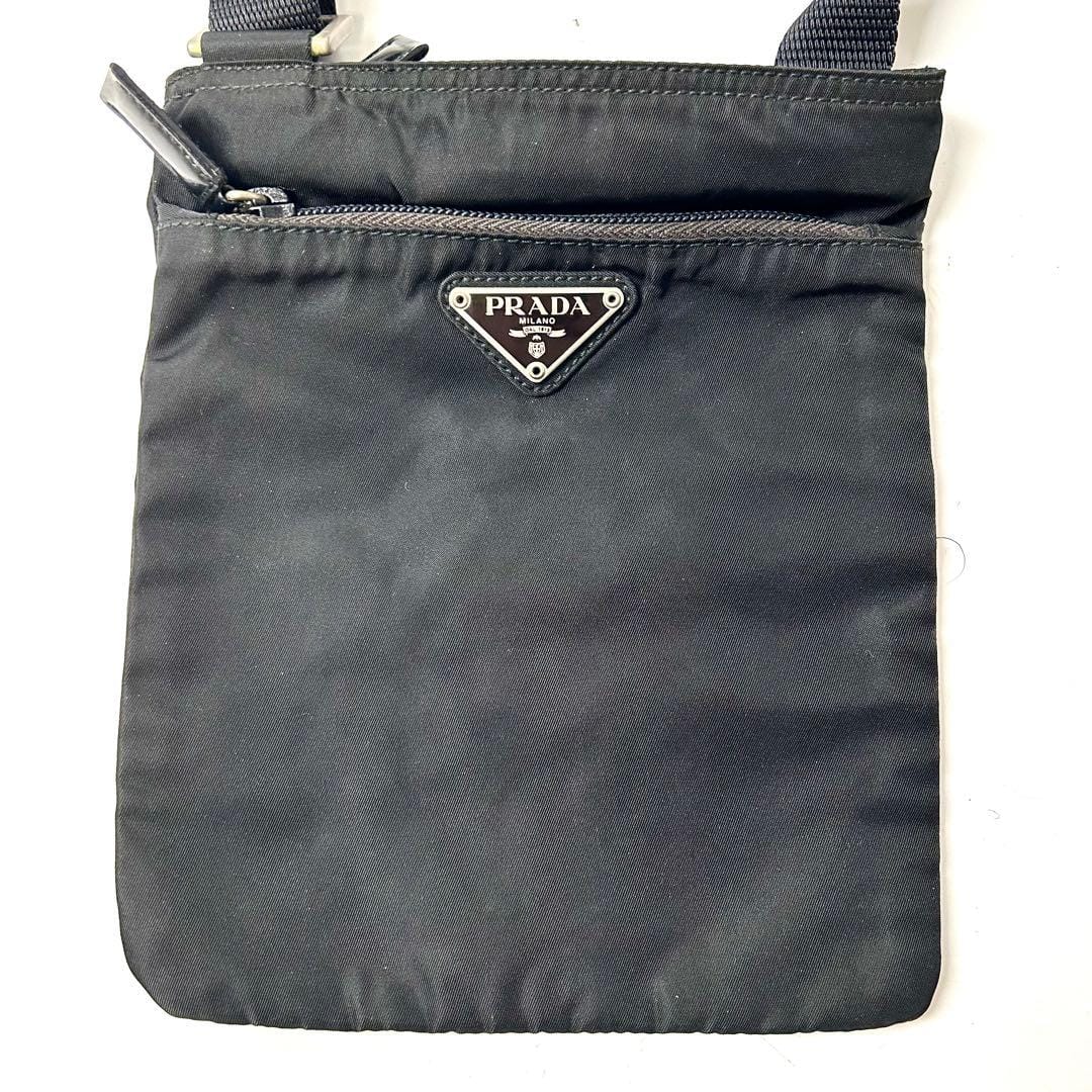 Prada Nylon Schultertasche 9